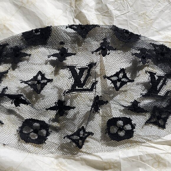 LOUIS VUITTON - EXTREMELY RARE, AUTHENTIC, ICONIC, LACE